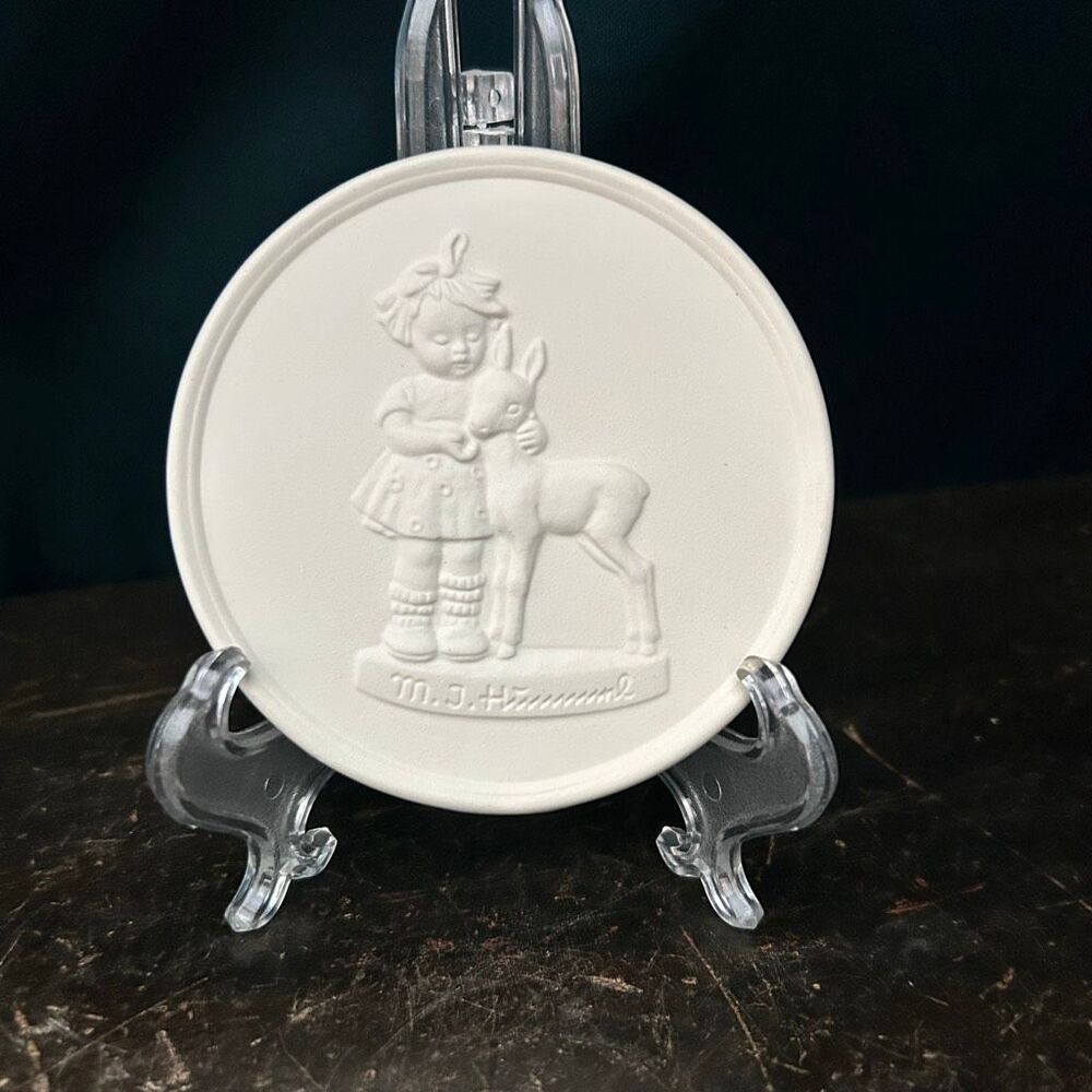 Signed 1986 Goebel M.I. Hummel Friends Festival Plaque Eaton Ohio Medallion Skro